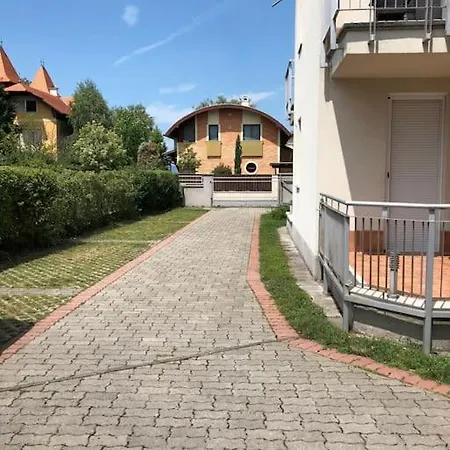 Apartament Panoramas Lakas A Balatonnal,