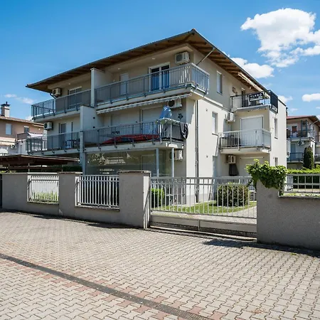 아파트 Panoramas Lakas A Balatonnal, *